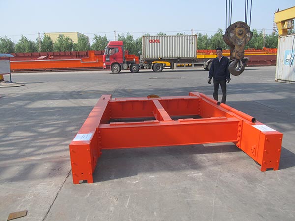 Container spreader and spare parts are delivered to Tanzania.jpg