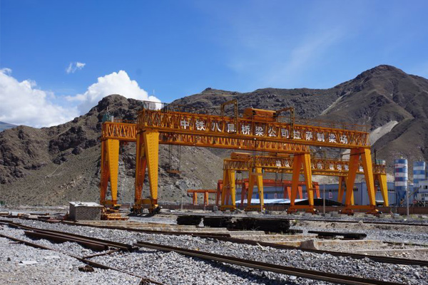 Weihua Project Cranes for Lhasa-Shigatse Railway Construction