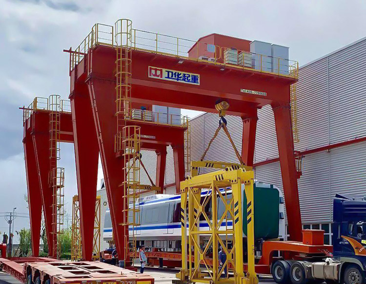 Weihua Group Two Linkage Gantry Cranes with Wireless Communication for Train Handling