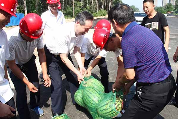 Group President Yu Youfei site inspection and construction and condolences to the construction team9.jpg