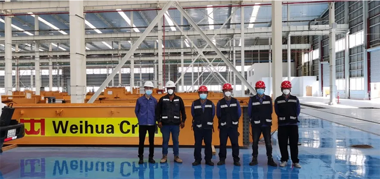 weihua-crane-installation-team